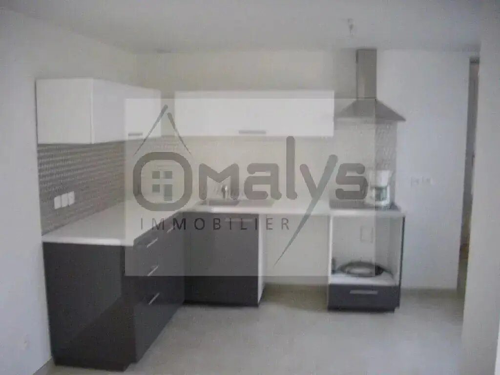 Maison à louer, 77m², Bomy