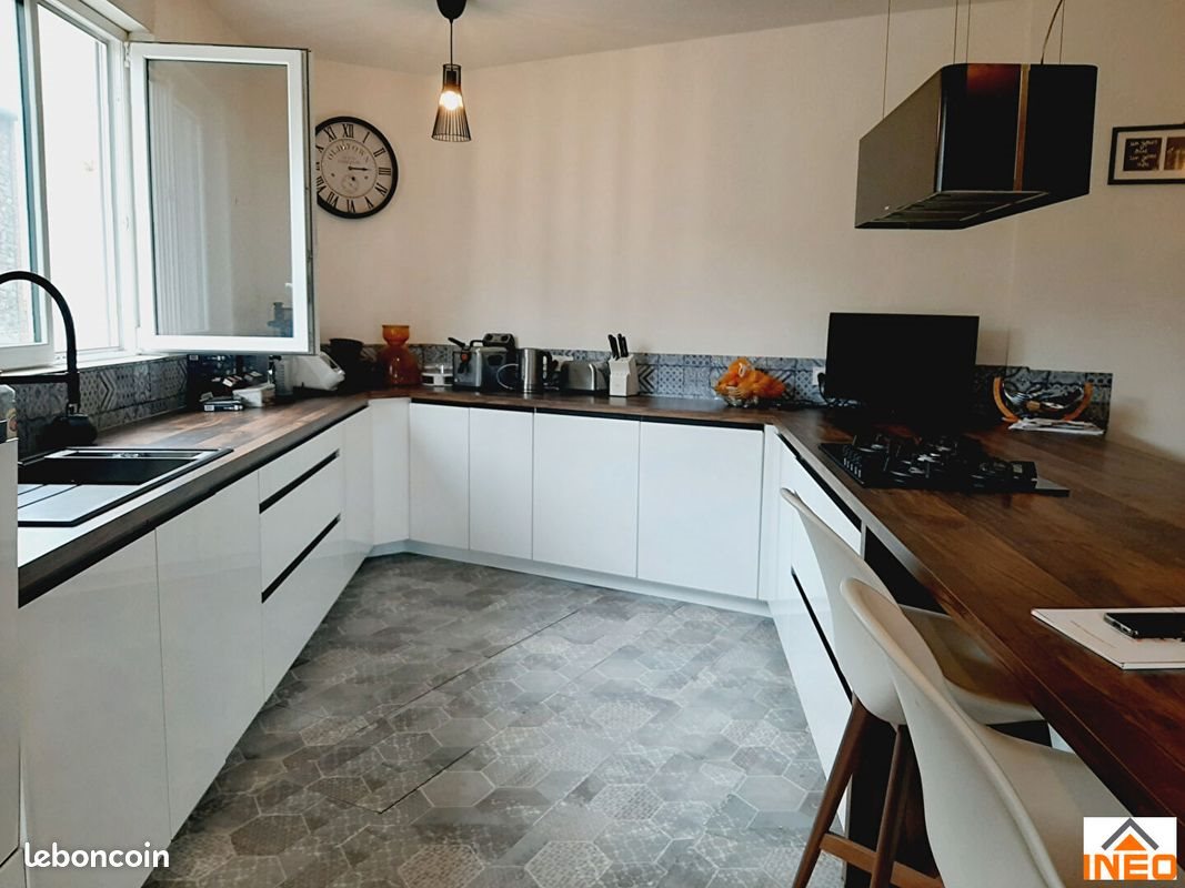Maison à vendre, 245m², Montreuil-le-Gast