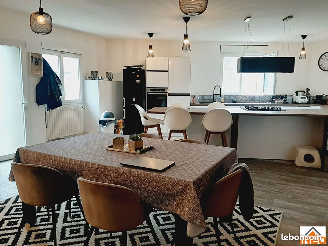 Maison à vendre, 245m², Montreuil-le-Gast