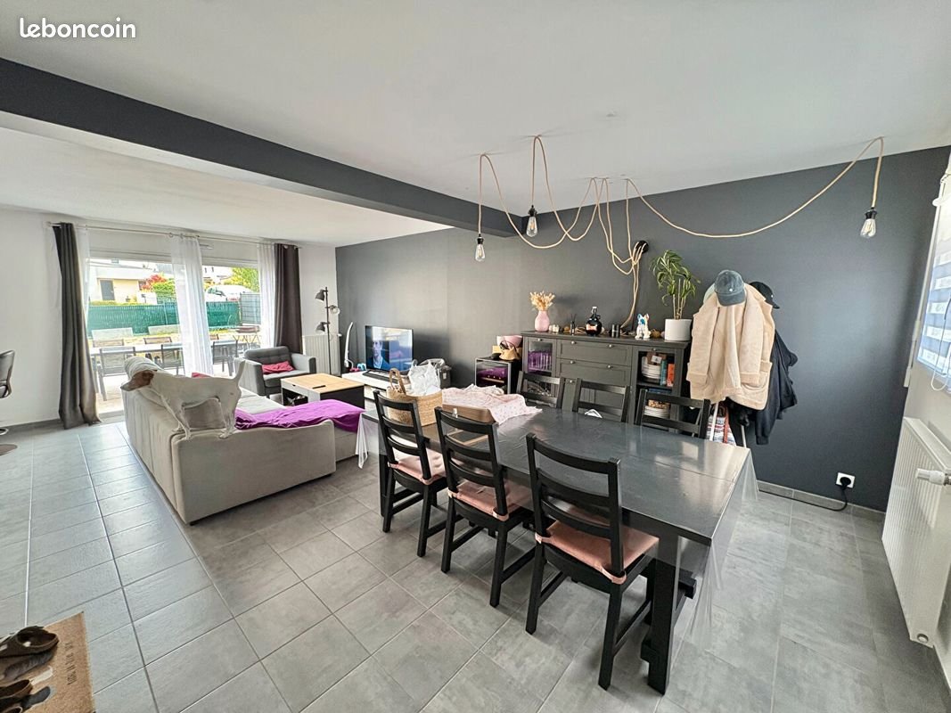 Maison à louer, 91m², Vignoc