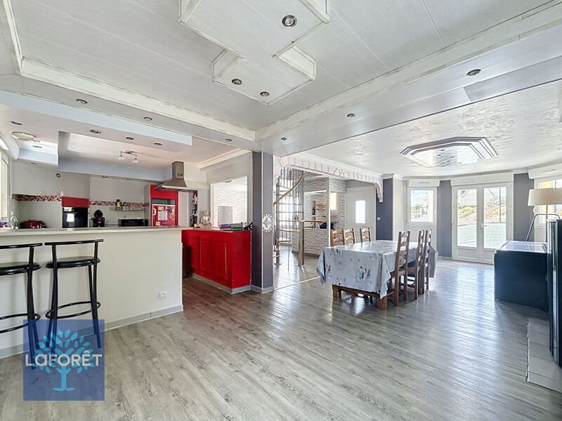 Maison à vendre, 205m², Fougerolles-du-Plessis