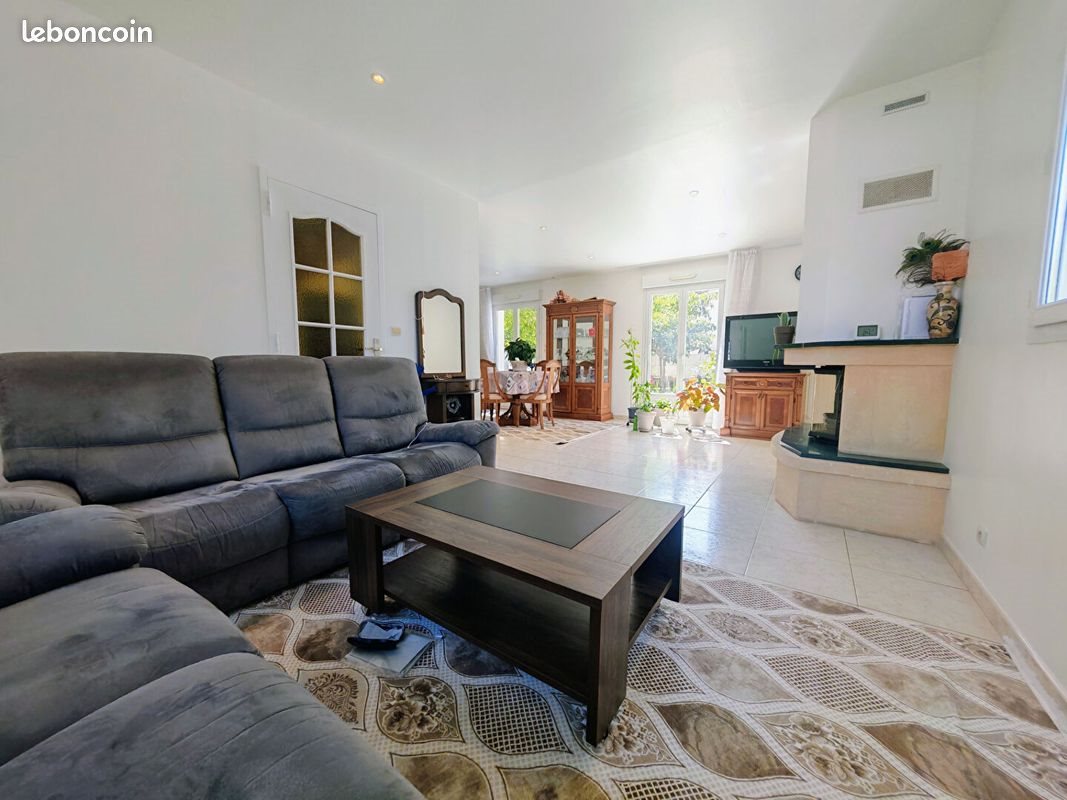 Maison à vendre, 146m², Castine-en-Plaine