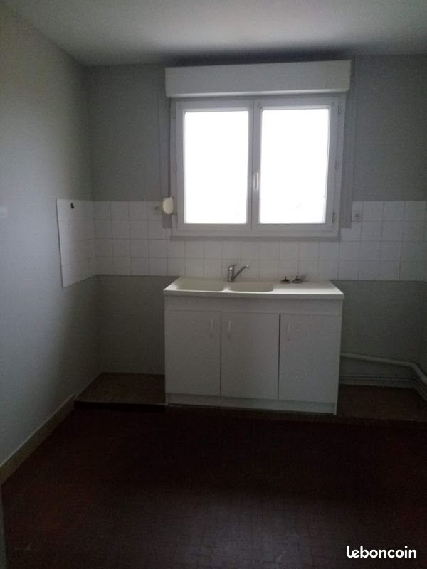Appartement à louer, 73m², Rânes
