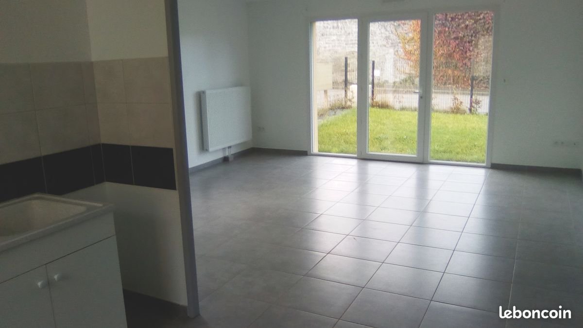 Maison à louer, 72m², Rânes