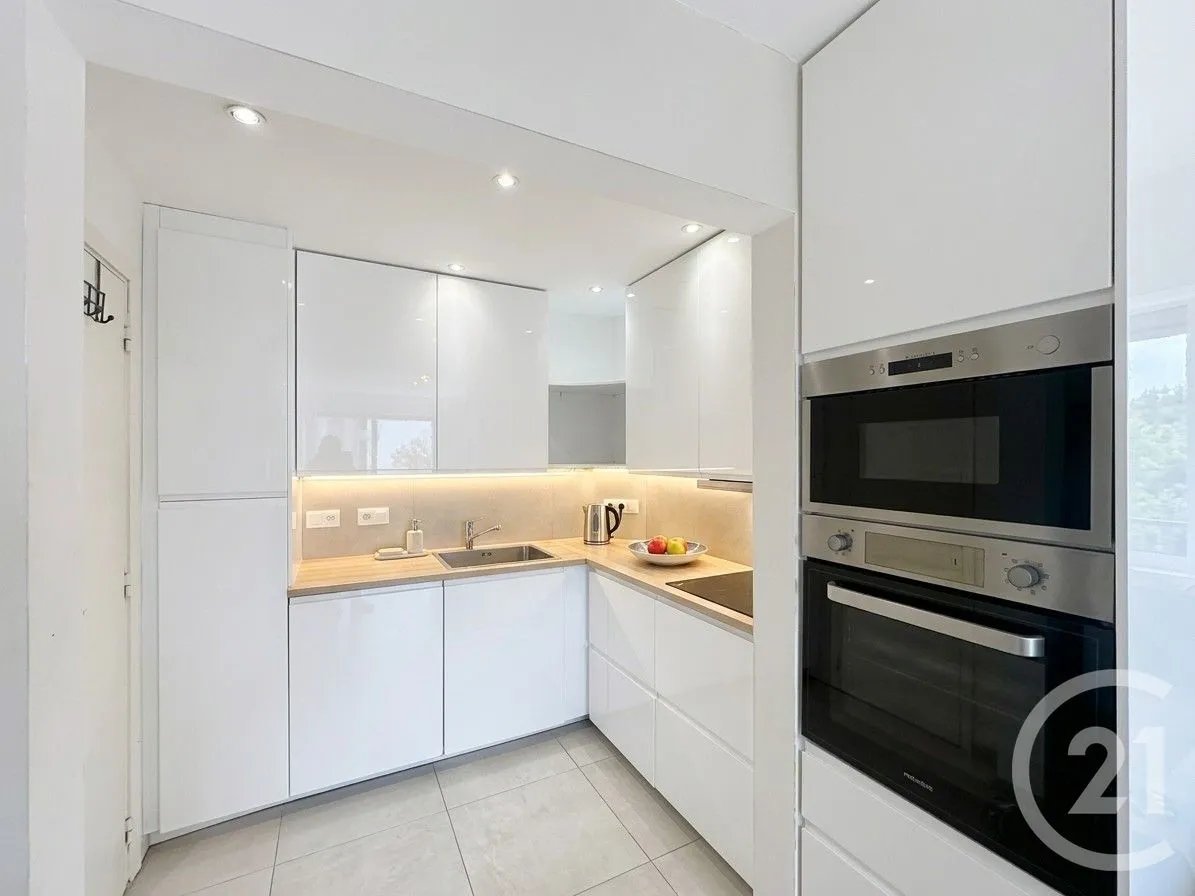 Appartement à louer, 64m², Antibes