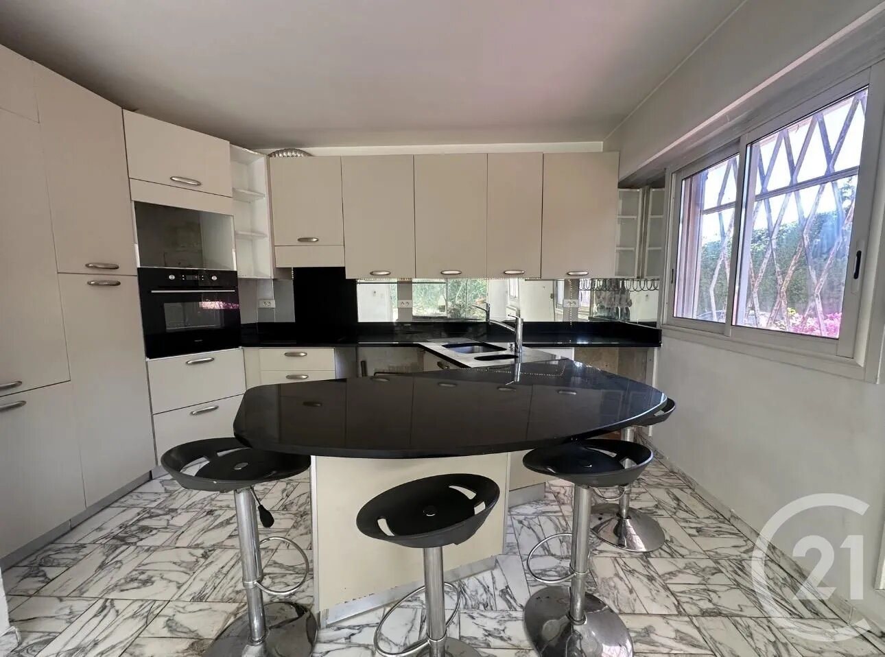 Appartement à louer, 85m², Antibes