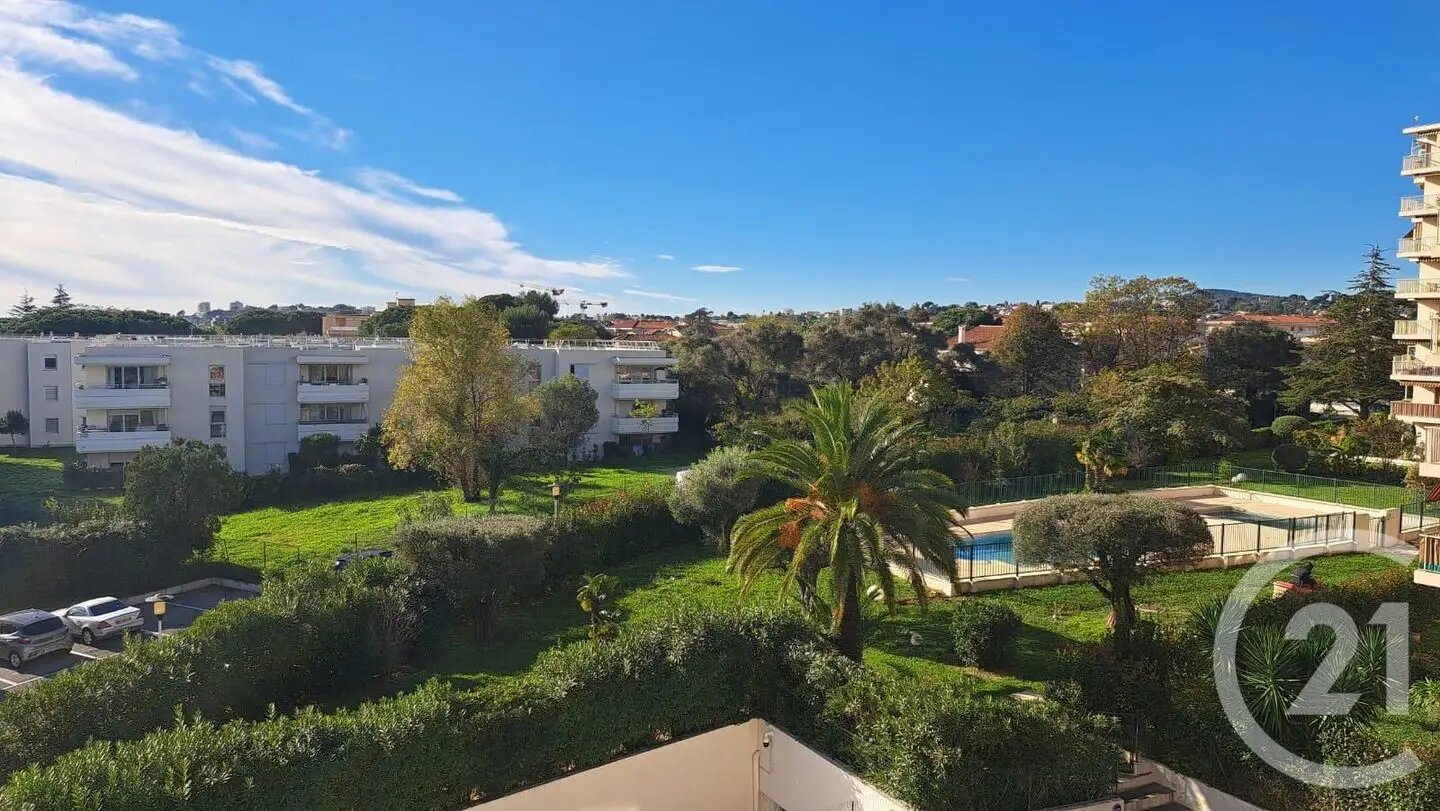 Appartement à louer, 72m², Antibes