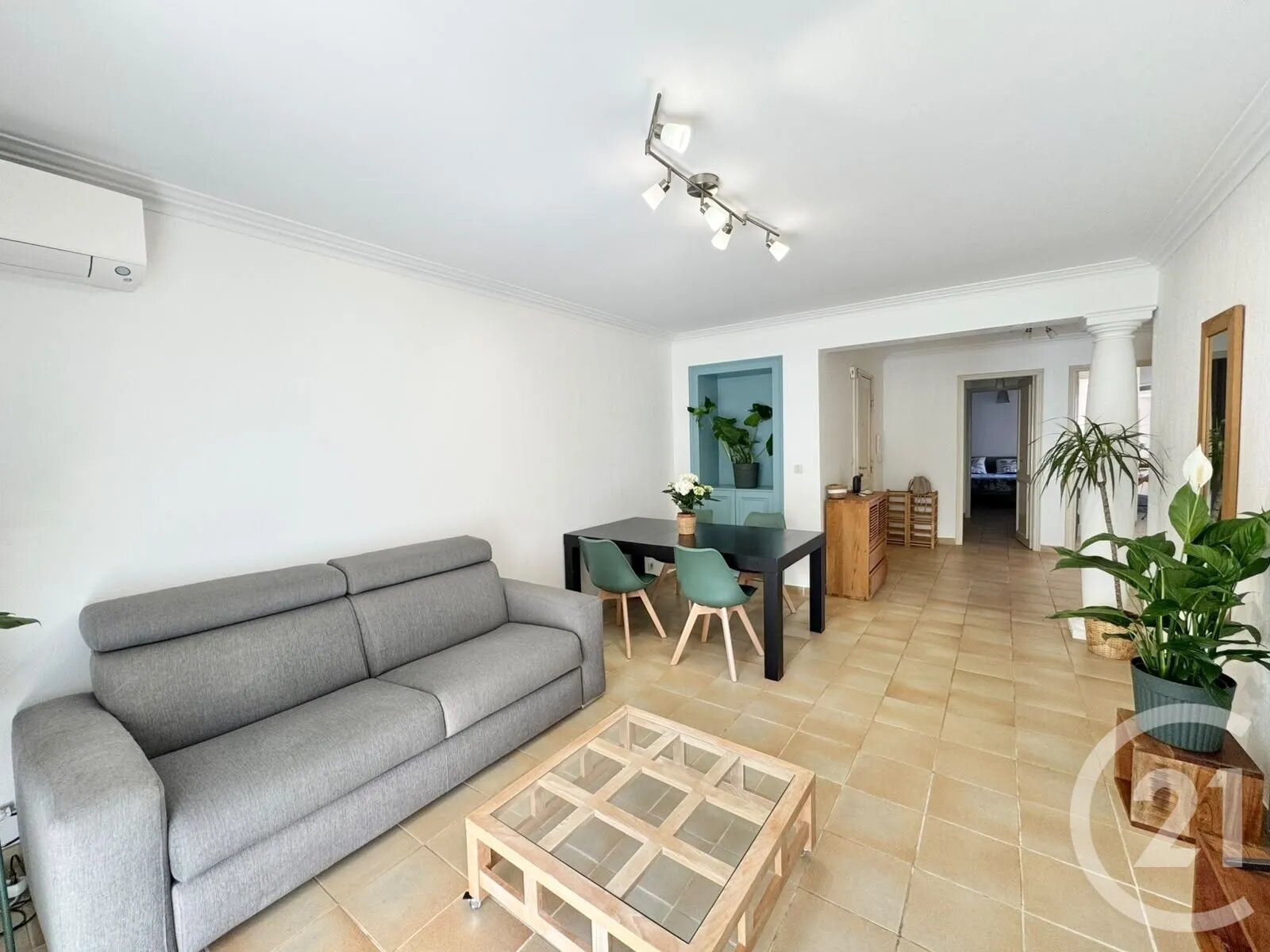 Appartement à louer, 74m², Antibes