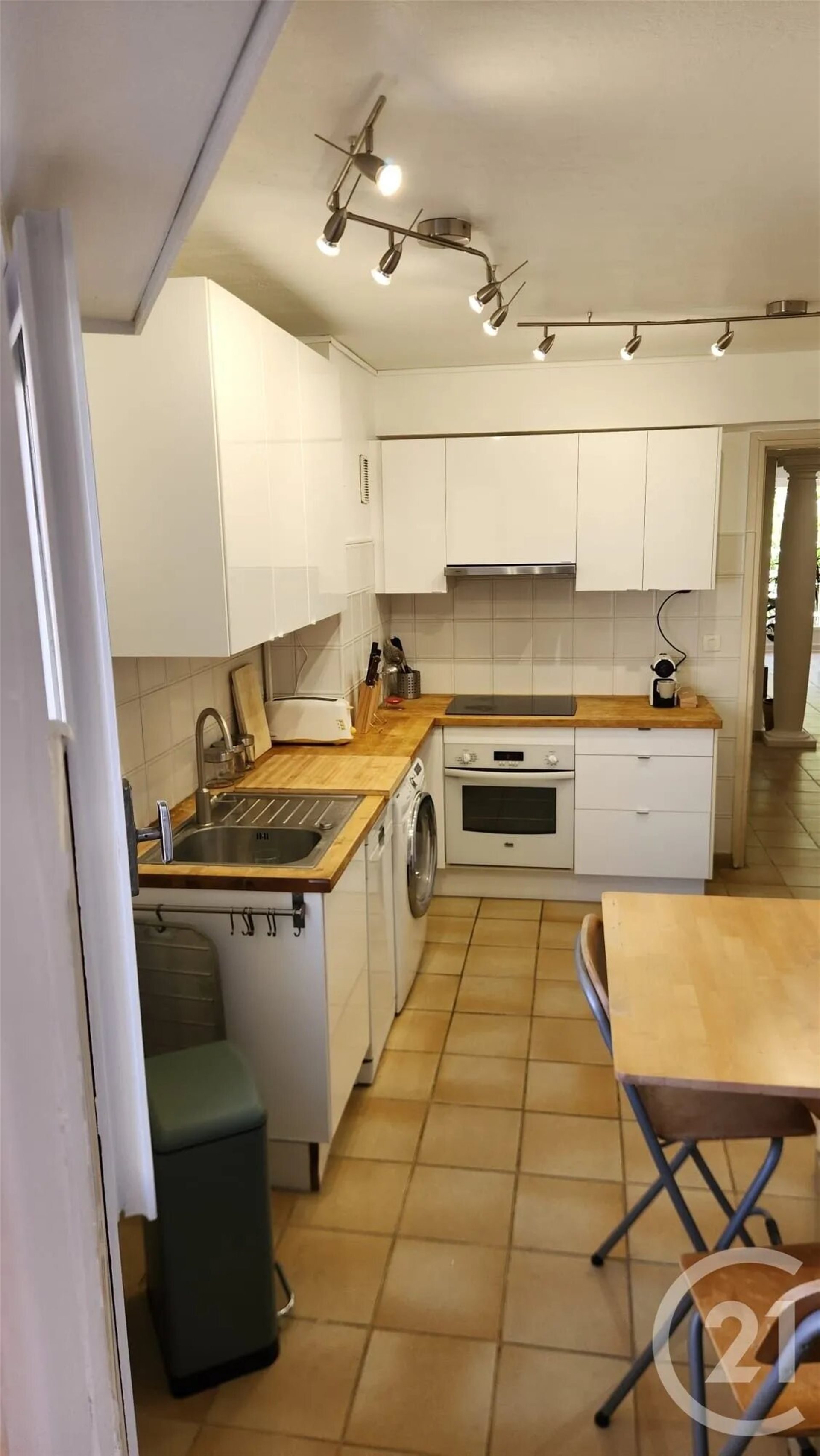 Appartement à louer, 74m², Antibes