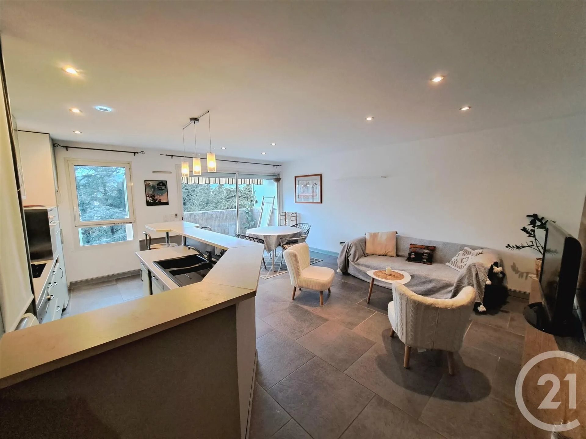 Appartement à louer, 78m², Vallauris