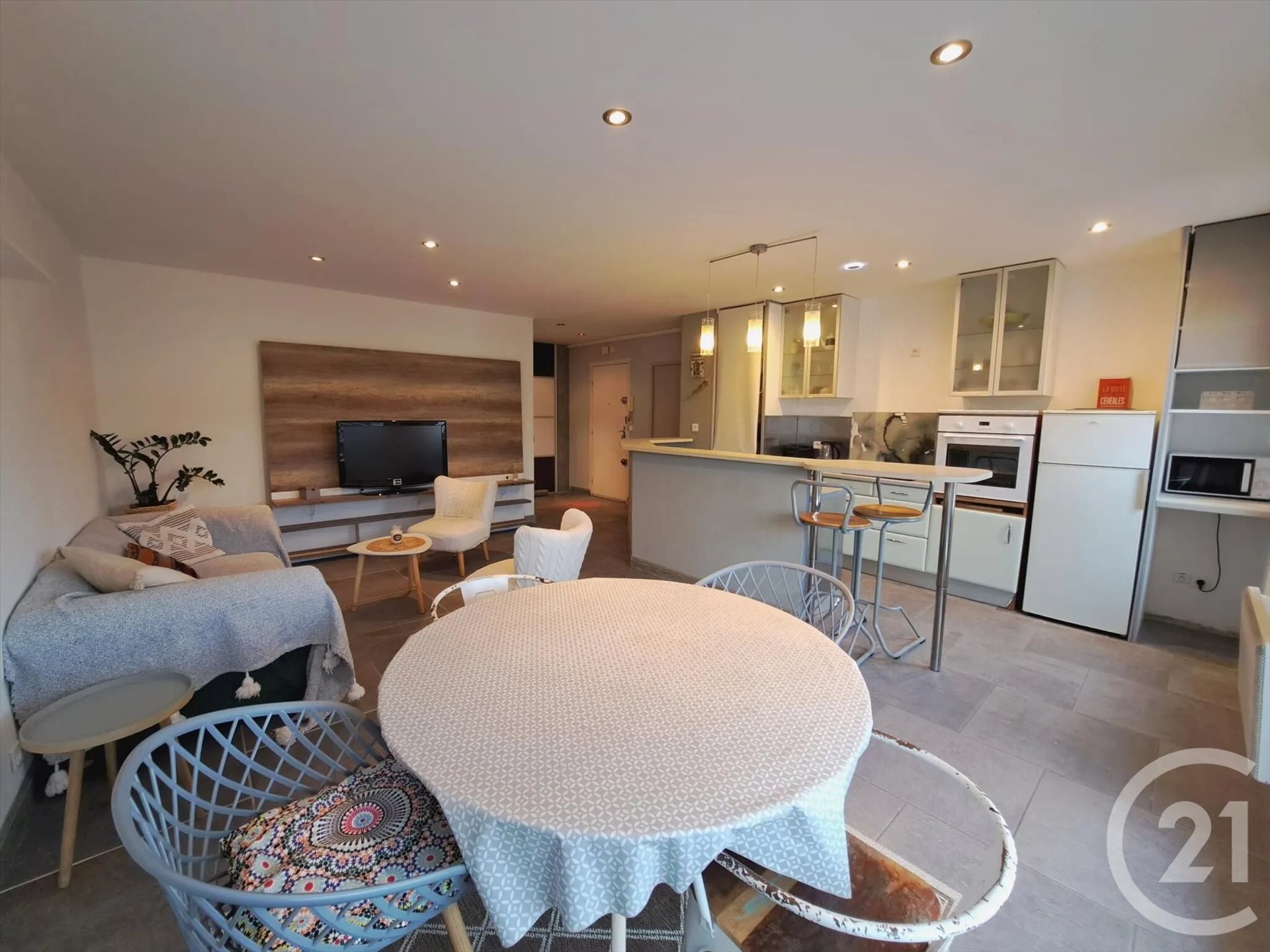 Appartement à louer, 78m², Vallauris