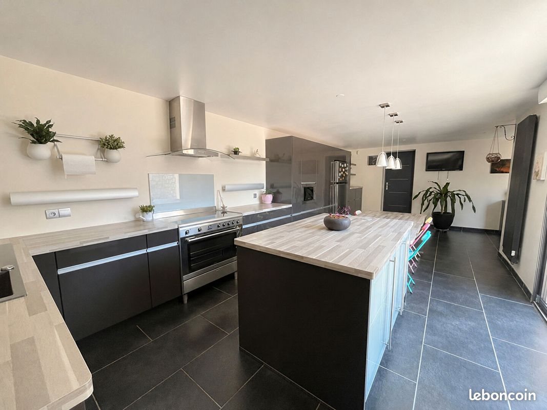 Maison à vendre, 240m², Pont-Sainte-Maxence