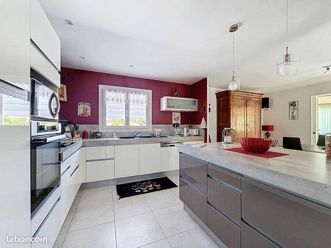 Maison à vendre, 134m², Villieu-Loyes-Mollon