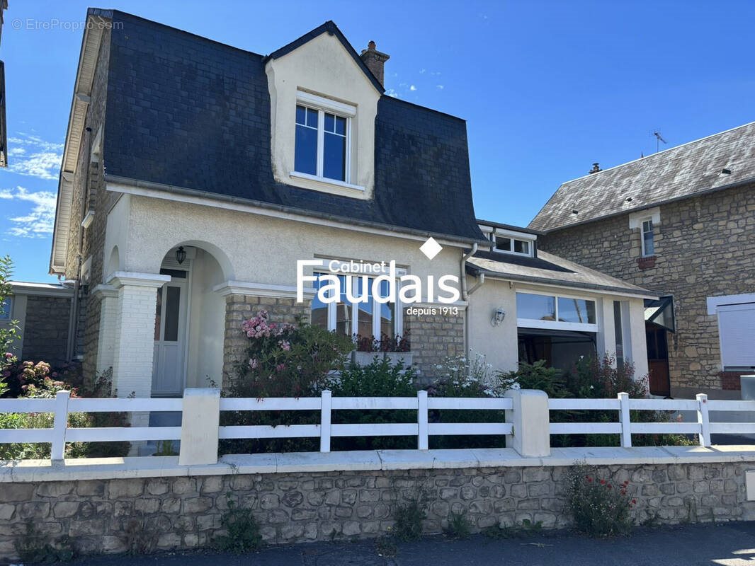 Maison à vendre, 168m², Isigny-sur-Mer