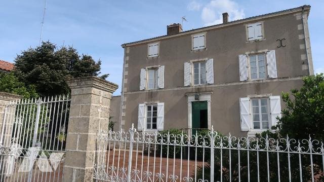 Maison à vendre, 370m², La Châtaigneraie