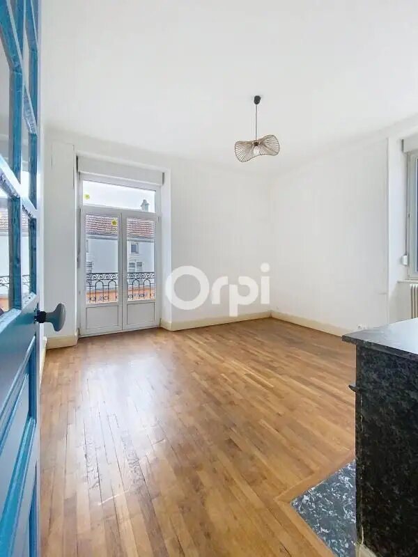 Appartement à louer, 123m², Neufchâteau
