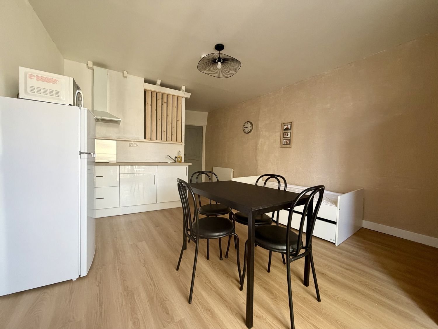 Appartement à louer, 26m², Pélissanne
