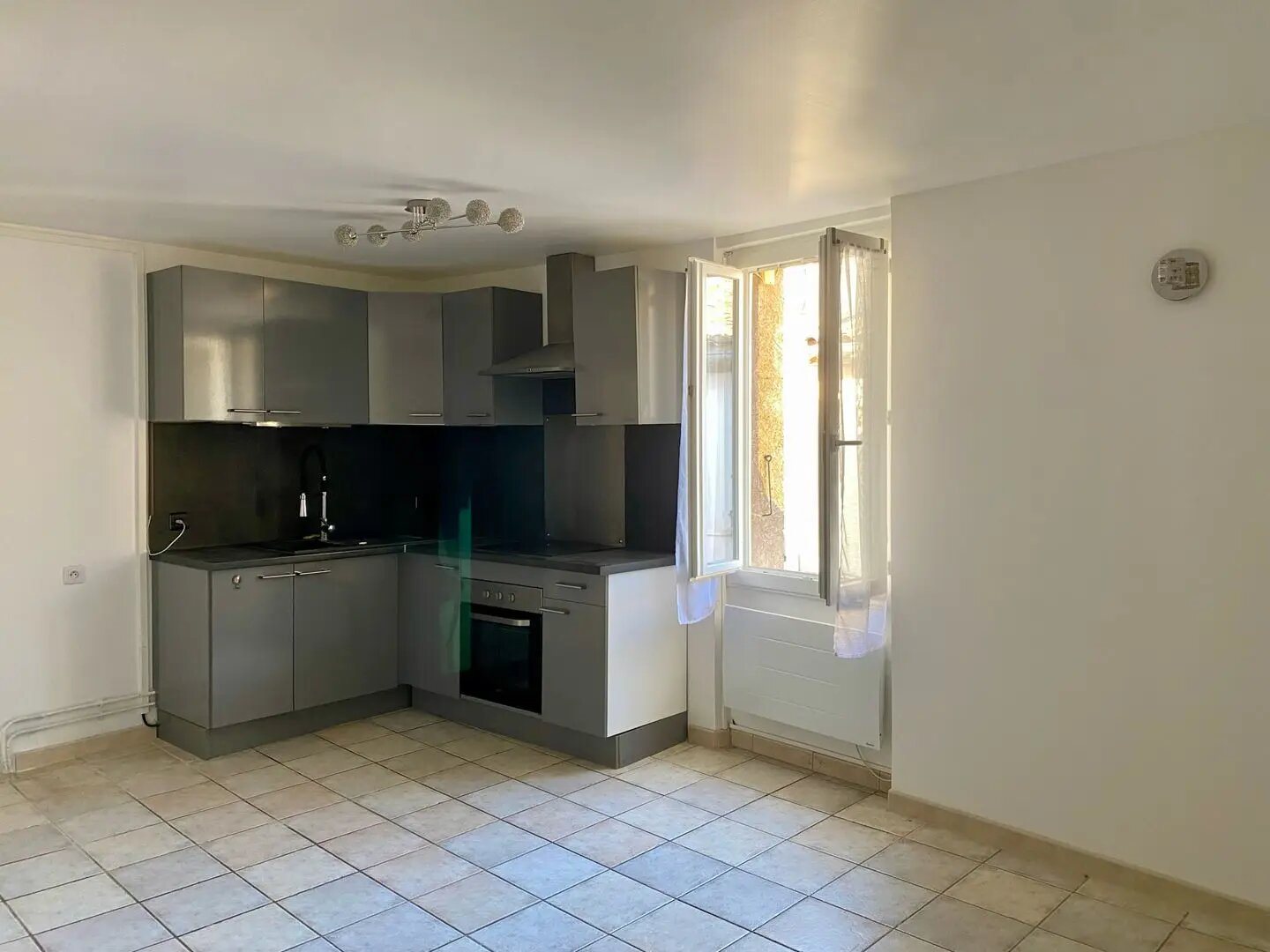 Appartement à louer, 37m², Pélissanne