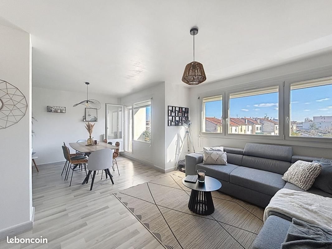 Appartement à louer, 73m², Saint-Max