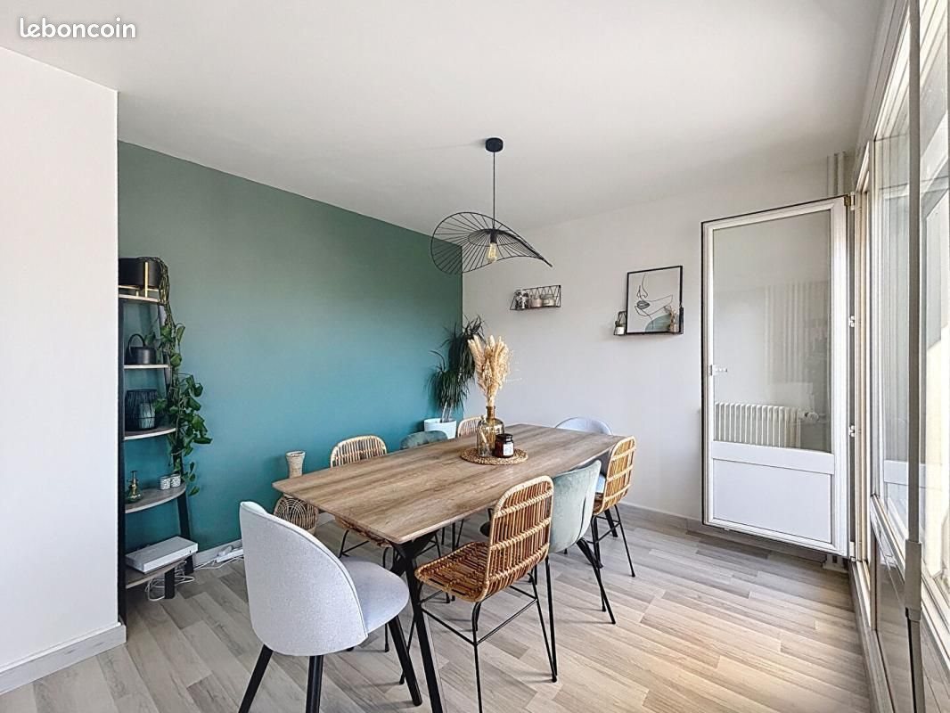 Appartement à louer, 73m², Saint-Max
