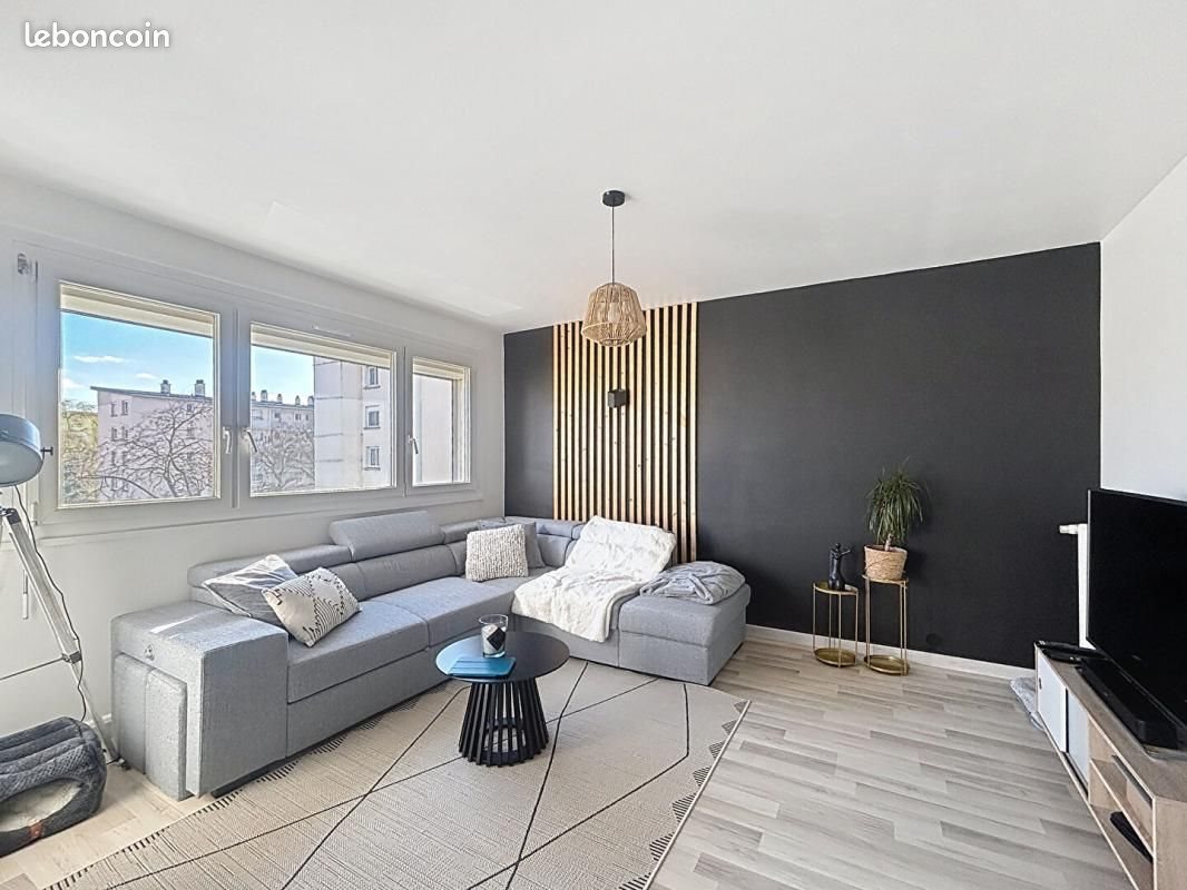 Appartement à louer, 73m², Saint-Max