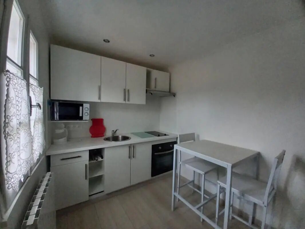 Appartement à louer, 28m², Figeac