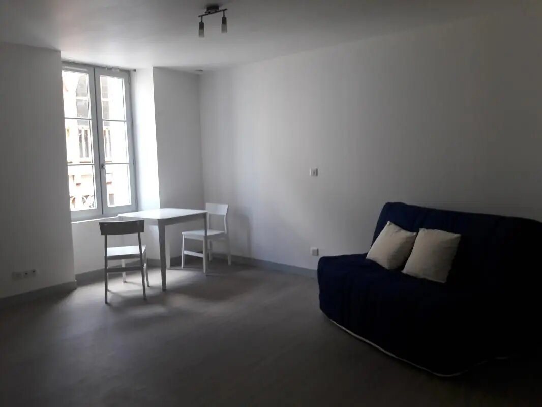 Appartement à louer, 25m², Figeac