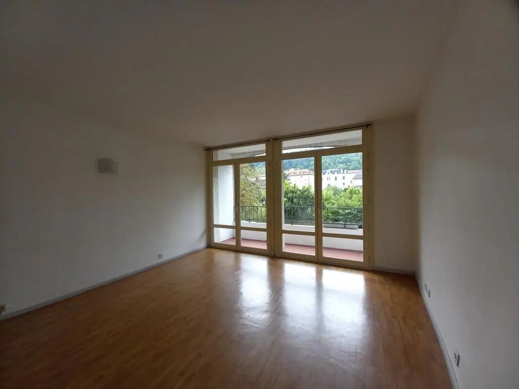 Appartement à louer, 35m², Figeac