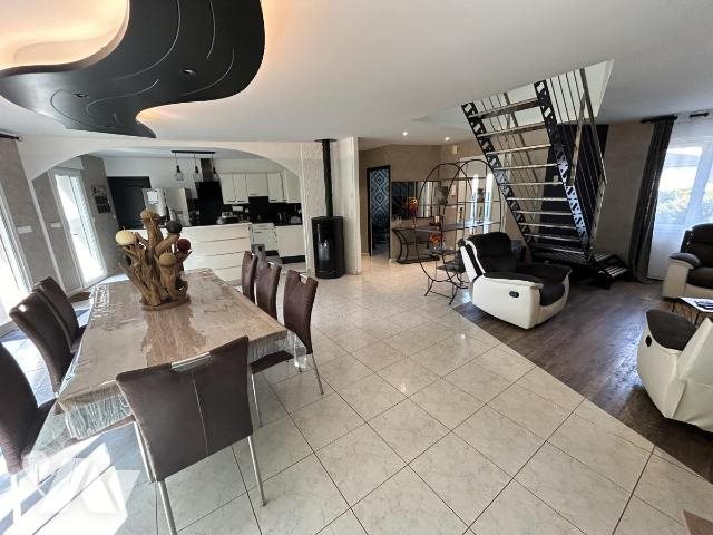 Maison à vendre, 145m², Saint-Ouën-des-Toits