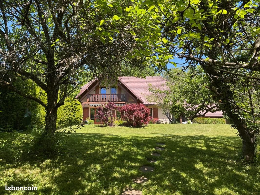 Maison à vendre, 170m², Doucier