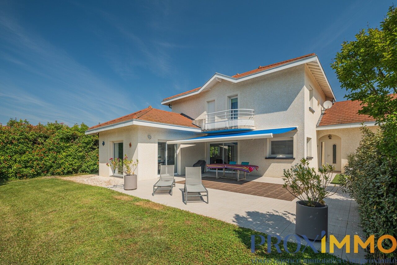 Maison à vendre, 233m², La Buisse