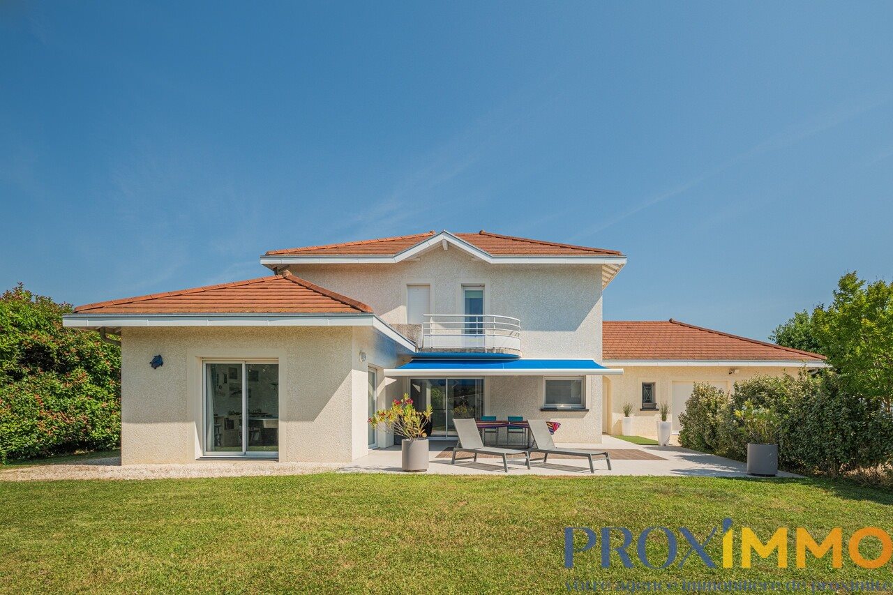 Maison à vendre, 233m², La Buisse