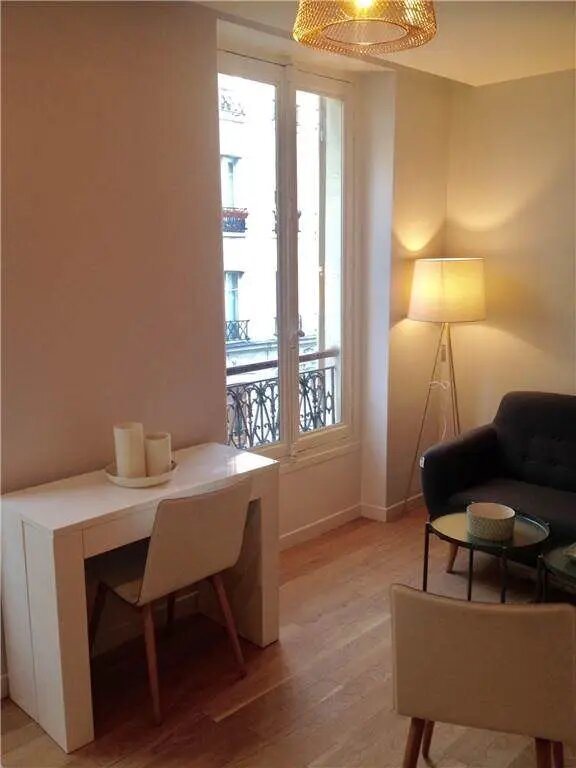 Appartement à louer, 26m², Paris 18ème