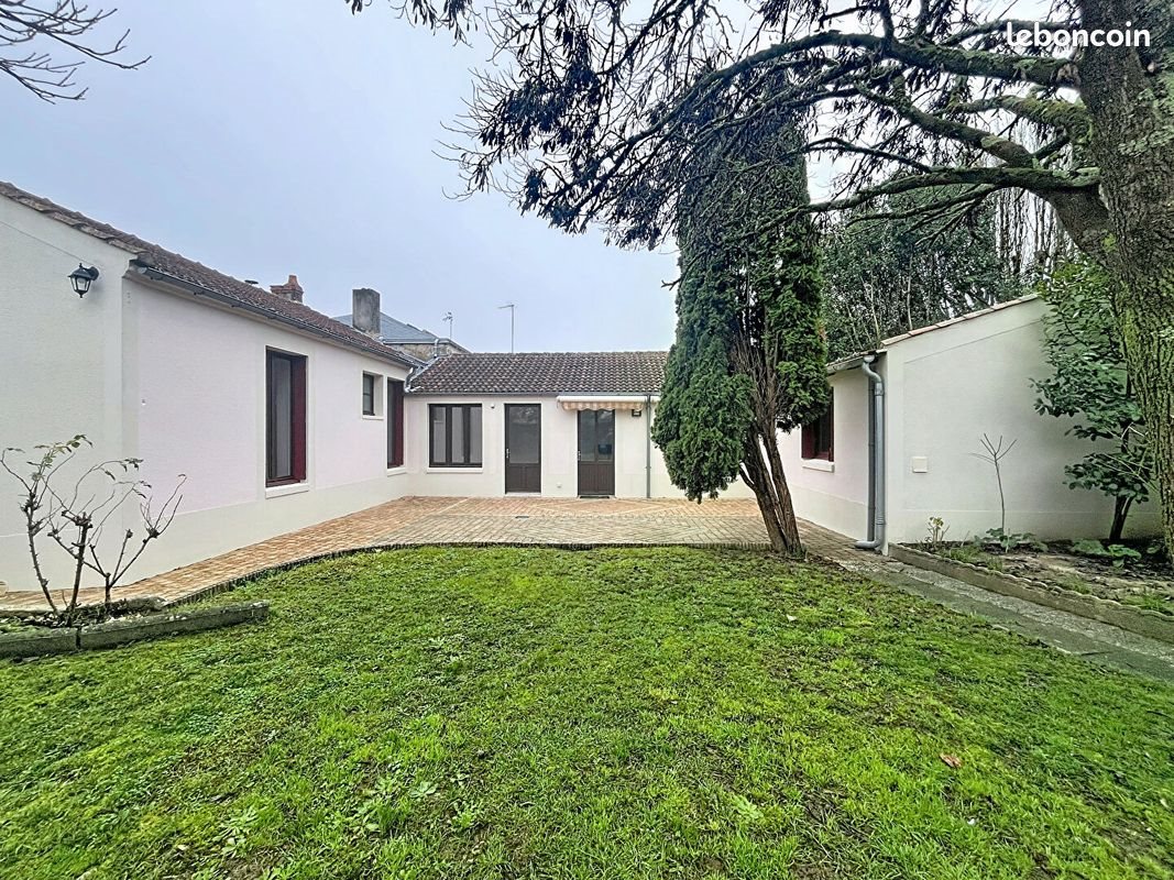 Maison à louer, 130m², Luçon