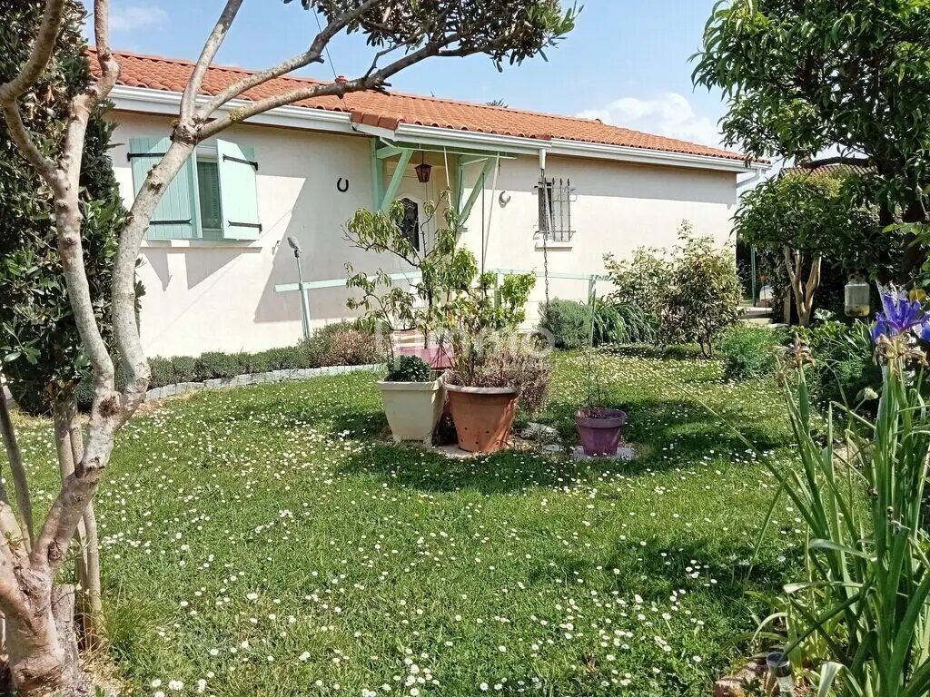 Maison à vendre, 102m², Villecomtal-sur-Arros