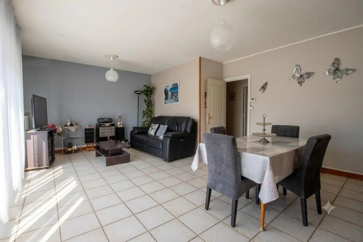 Appartement à vendre, 75m², Saint-Max