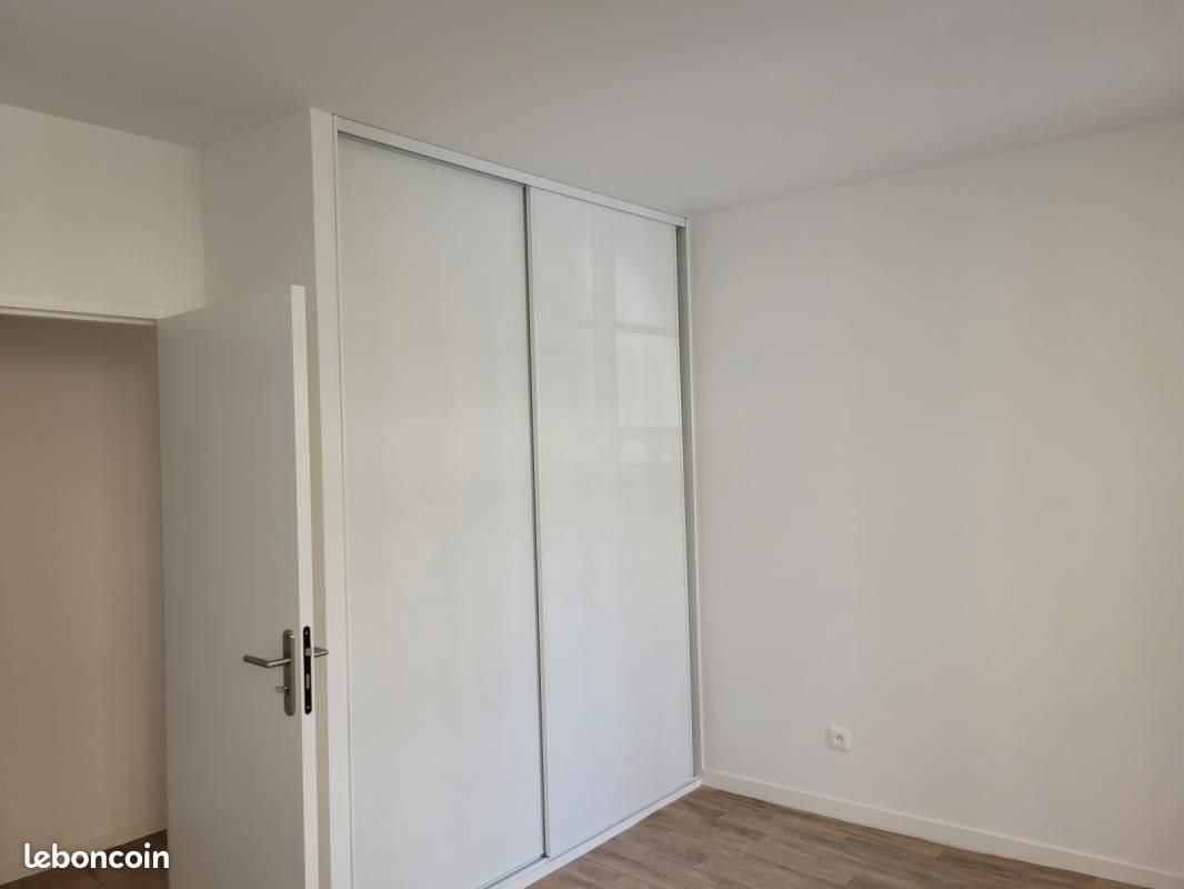 Appartement à louer, 75m², Sedan