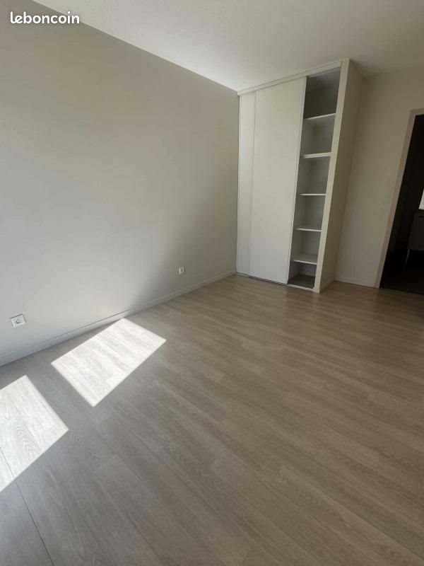 Appartement à louer, 47m², Saint-Julien-les-Villas