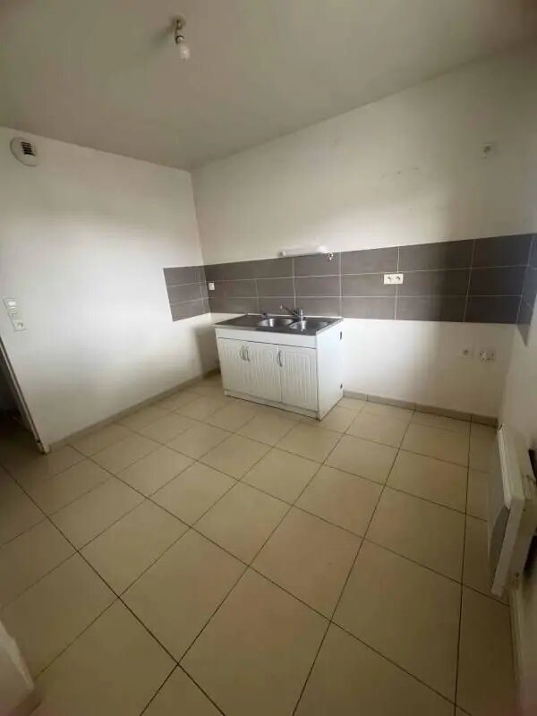 Appartement à louer, 84m², Bréviandes