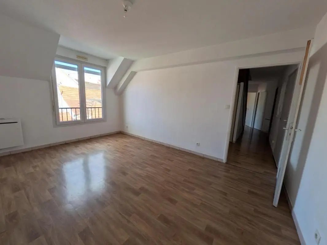Appartement à louer, 81m², Chaumont
