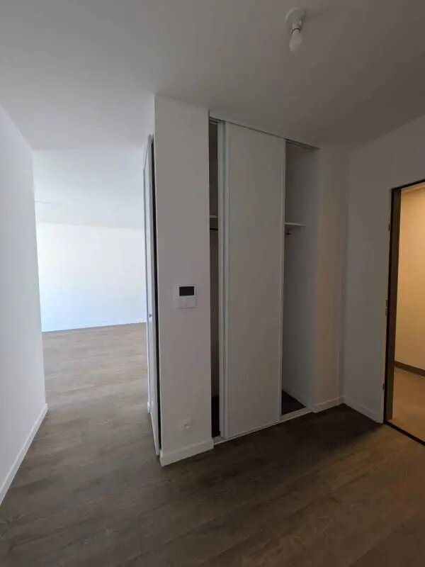 Appartement à louer, 78m², Cannes-Ecluse