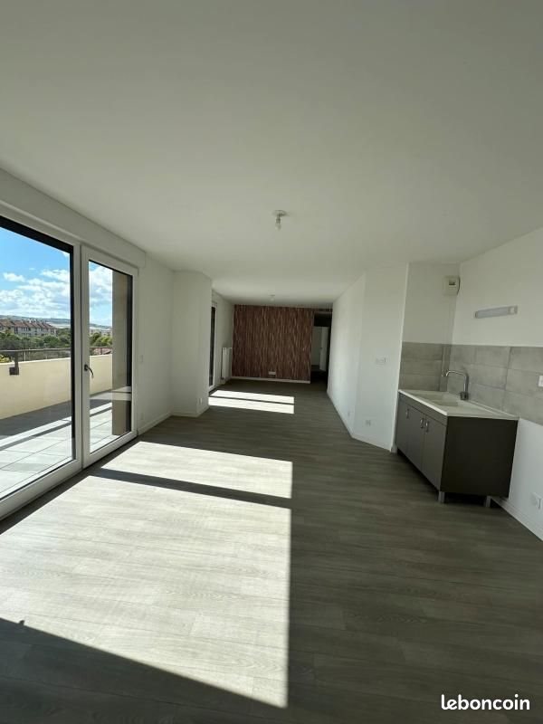 Appartement à louer, 84m², La Chapelle-Saint-Luc