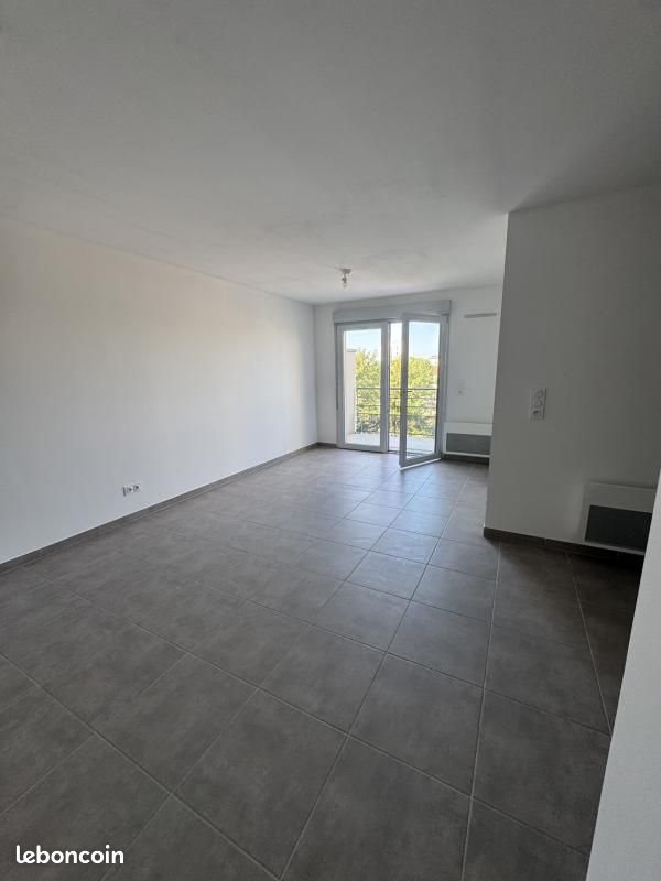 Appartement à louer, 61m², Saint-Julien-les-Villas