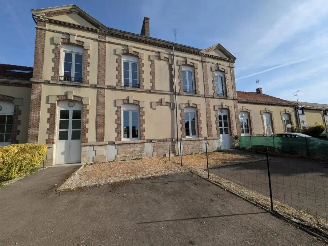Maison à louer, 104m², Saint-Just-Sauvage