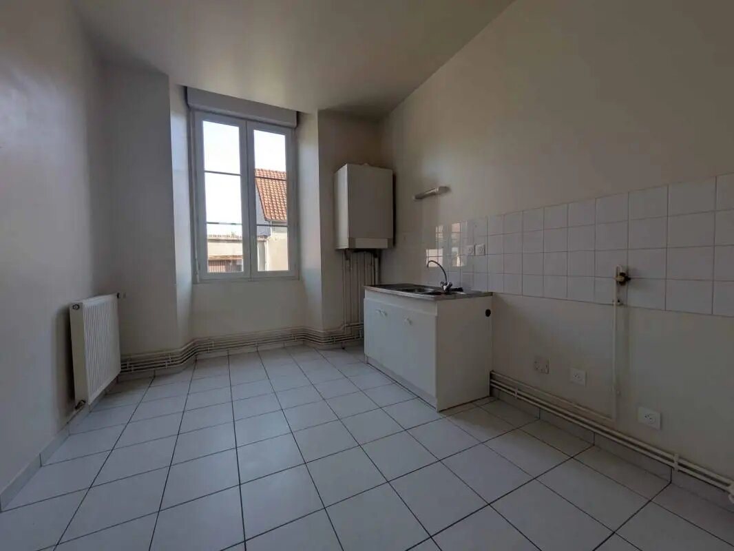 Maison à louer, 104m², Saint-Just-Sauvage