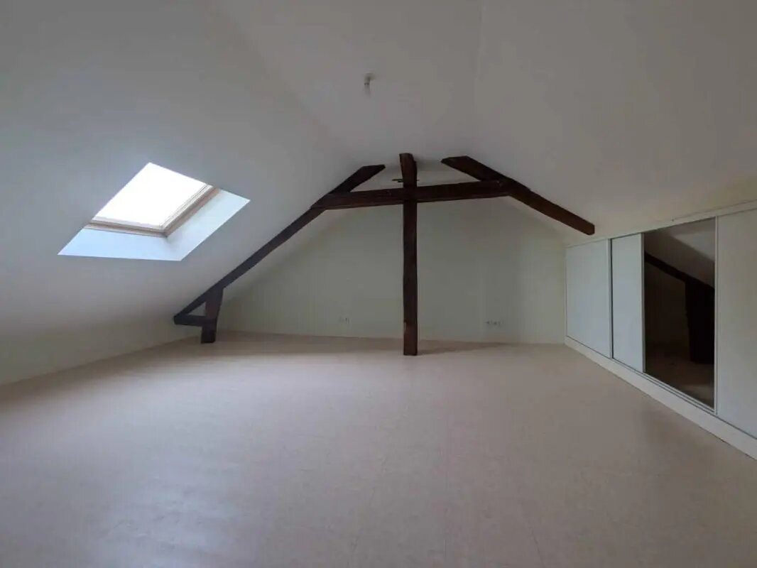 Maison à louer, 104m², Saint-Just-Sauvage
