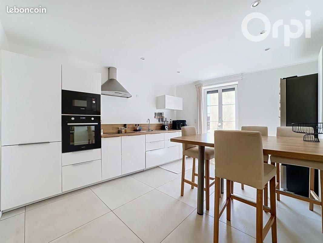 Maison à louer, 104m², Mur-sur-Allier