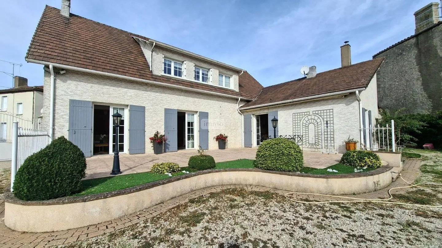 Maison à vendre, 193m², Nueil-les-Aubiers