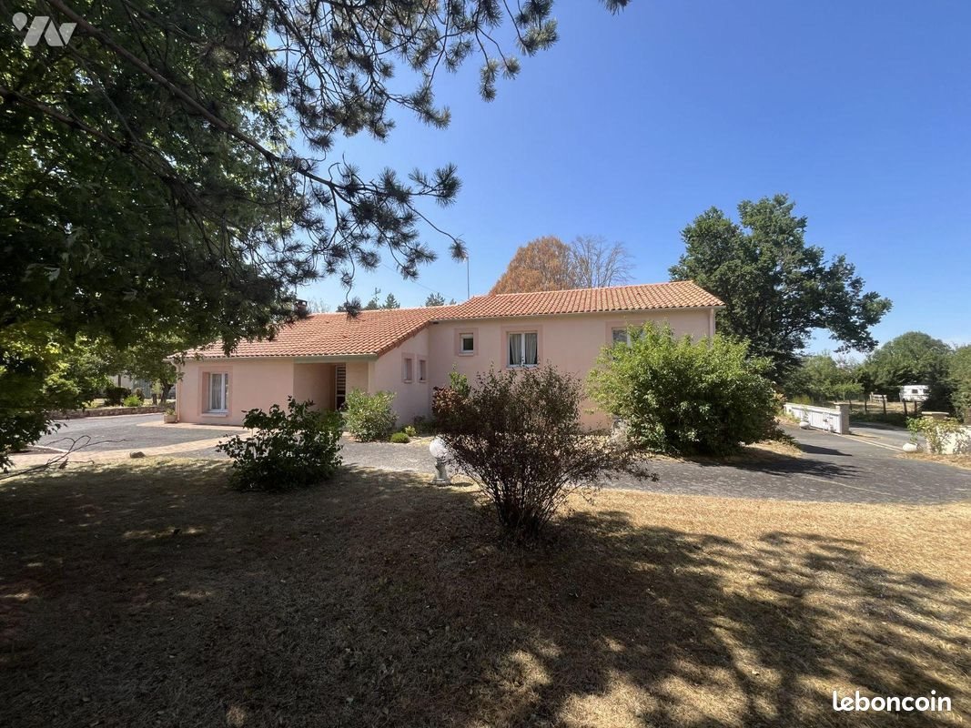 Maison à vendre, 170m², Argentonnay