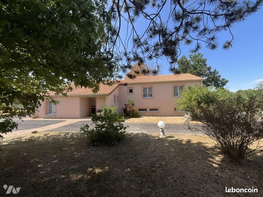 Maison à vendre, 170m², Argentonnay